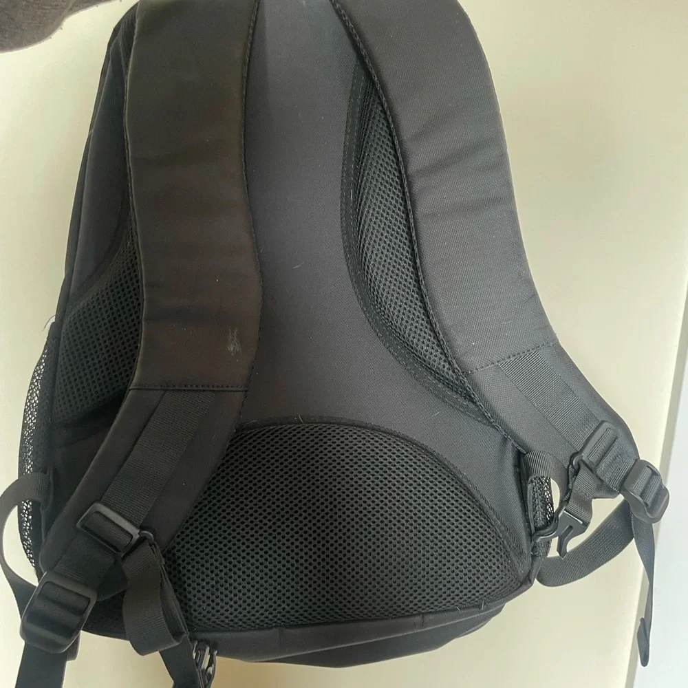 Tumi backpack - Picture 4 of 9